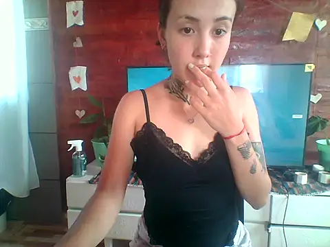 Snapshot of Priscilla-069 chatting on 10-21-25, 04:39 Priscilla-069 online show from 10-21-25, 04:39