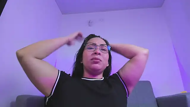 miah storm online show from 12-19-25, 04:27