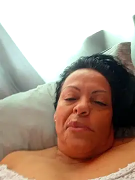 Snapshot of viviana-sexi chatting on 05-31-26, 12:00 viviana-sexi online show from 05-31-26, 12:00