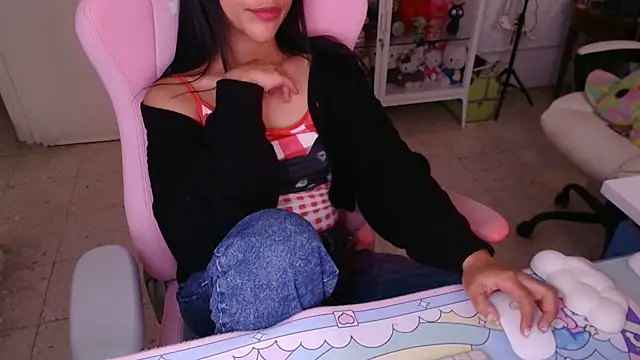 Snapshot of kaithra chatting on 11-26-25, 11:16 kaithra online show from 11-26-25, 11:16