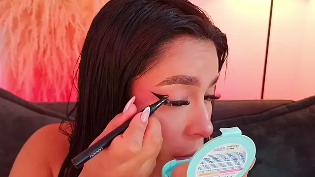 mia roux1 online show from 04-04-26, 08:37