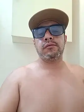 Snapshot of Manu2412 chatting on 10-27-25, 05:19 Manu2412 online show from 10-27-25, 05:19