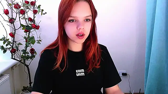 Snapshot of bunny_bloom chatting on 11-04-25, 05:00 bunny bloom online show from 11-04-25, 05:00