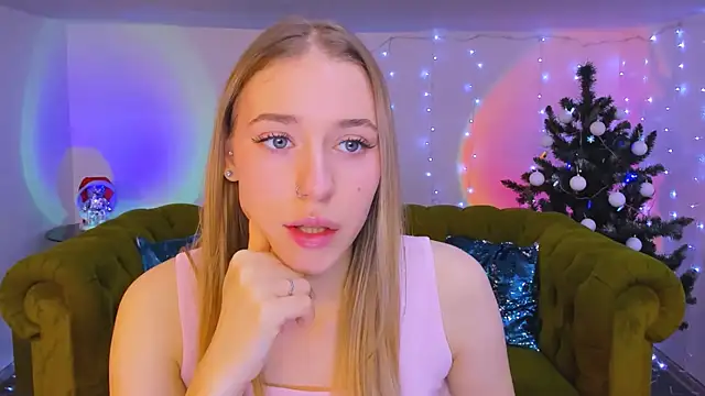 sassy cutie online show from 12-15-25, 08:09