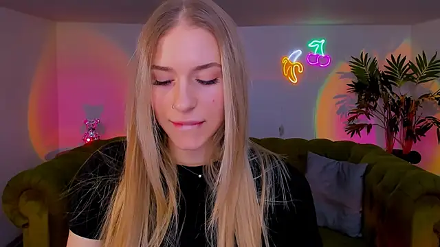 sassy cutie online show from 11-26-25, 06:24