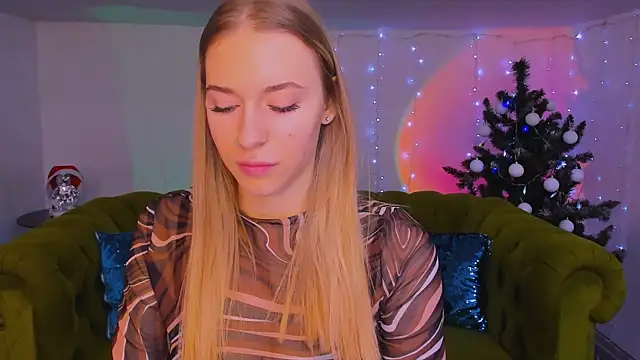 sassy cutie online show from 12-16-25, 06:06