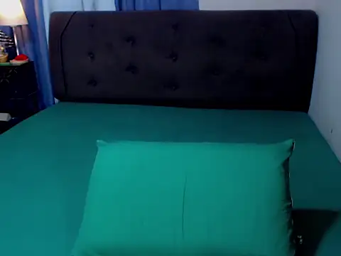 Snapshot of amalia92 chatting on 11-24-25, 04:56 amalia92 online show from 11-24-25, 04:56