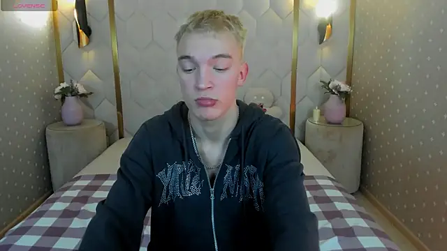 Derek Banville online show from 12-22-25, 01:28