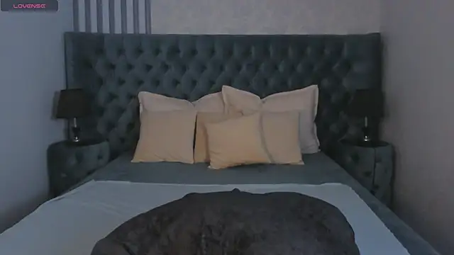 Derek Banville online show from 11-19-25, 12:38