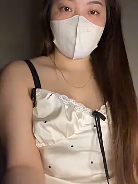 Snapshot of helo-kitty chatting on 06-10-26, 12:50 helo-kitty online show from 06-10-26, 12:50