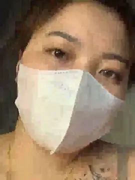 Snapshot of helo-kitty chatting on 04-08-26, 03:13 helo-kitty online show from 04-08-26, 03:13