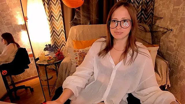  SilverMoon  online show from 10-22-25, 08:47