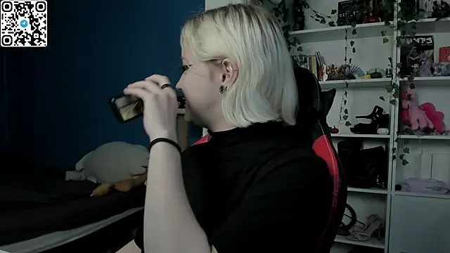 Holy Mistress S online show from 11-30-25, 09:32