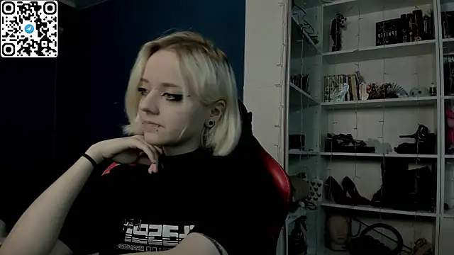 Holy Mistress S online show from 12-17-25, 10:09