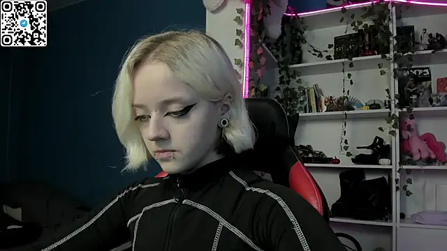 Holy Mistress S online show from 12-05-25, 10:14