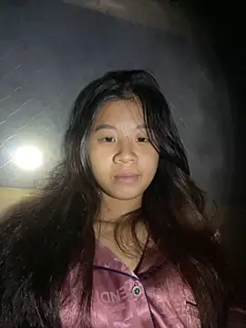 Snapshot of ninixinh chatting on 10-21-25, 03:44 ninixinh online show from 10-21-25, 03:44
