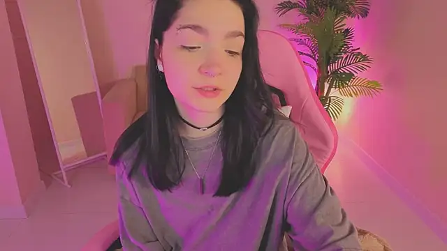 Linda Sweetiest online show from 12-18-25, 12:49