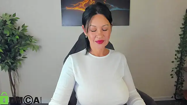 Sara Devills online show from 06-26-26, 01:11