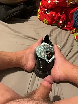 fortheloveofheels74 online show from 11-07-25, 11:30