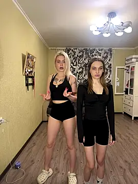 girls n roses online show from 10-22-25, 03:22