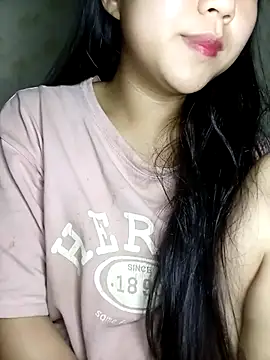 Quynhsumon online show from 02-14-26, 02:28