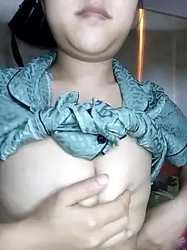 Quynhsumon online show from 03-29-26, 05:09