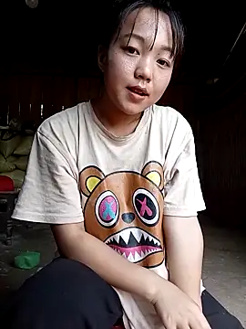 Quynhsumon online show from 04-03-26, 02:51