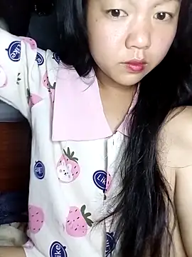 Quynhsumon online show from 03-21-26, 03:16