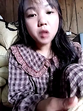 Quynhsumon online show from 04-19-26, 08:04