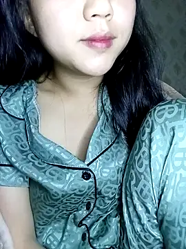 Quynhsumon online show from 03-14-26, 02:56