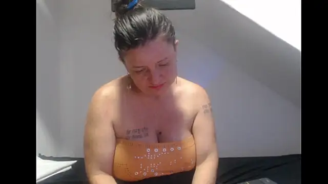 Debora Cienfuegos25 online show from 02-08-26, 03:04