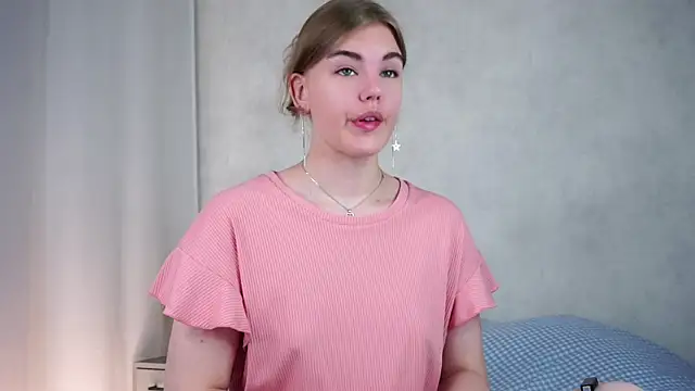 Snapshot of MelodyBaur chatting on 06-10-26, 01:12 MelodyBaur online show from 06-10-26, 01:12