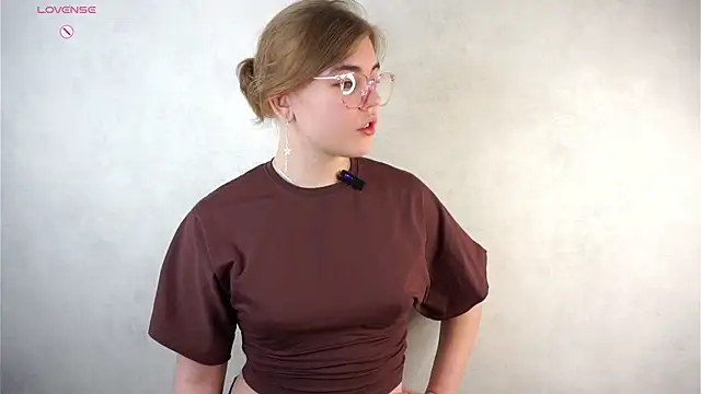 MelodyBaur online show from 04-15-26, 01:04