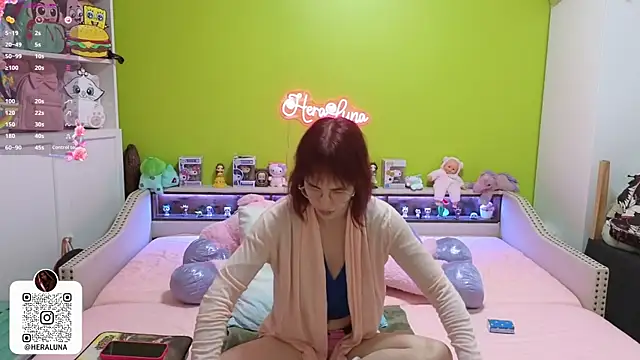  HeraLuna  online show from 01-05-26, 09:51