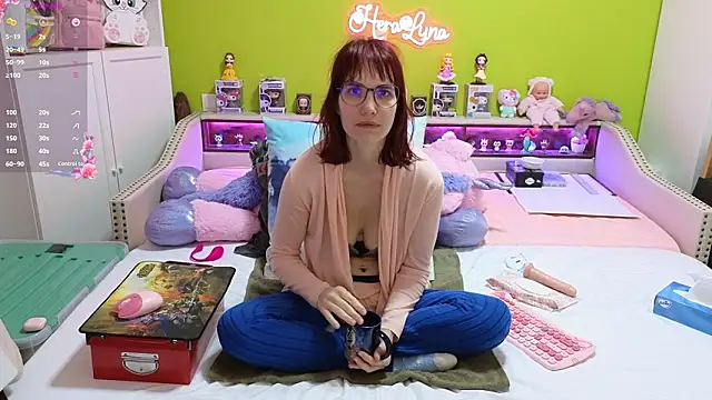  HeraLuna  online show from 03-12-26, 09:52