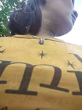 Snapshot of Lara-11 chatting on 10-28-25, 01:17 Lara-11 online show from 10-28-25, 01:17