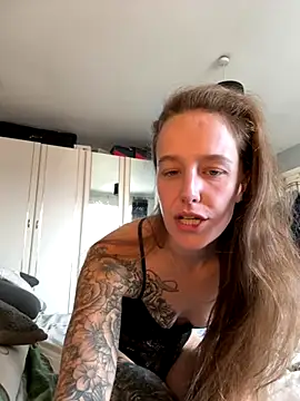 Snapshot of InkedKinkxox chatting on 10-30-25, 11:19 InkedKinkxox online show from 10-30-25, 11:19