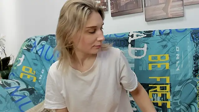 Tenderly Sophie online show from 02-21-26, 01:18