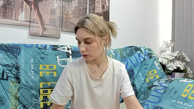 Tenderly Sophie online show from 03-08-26, 02:04