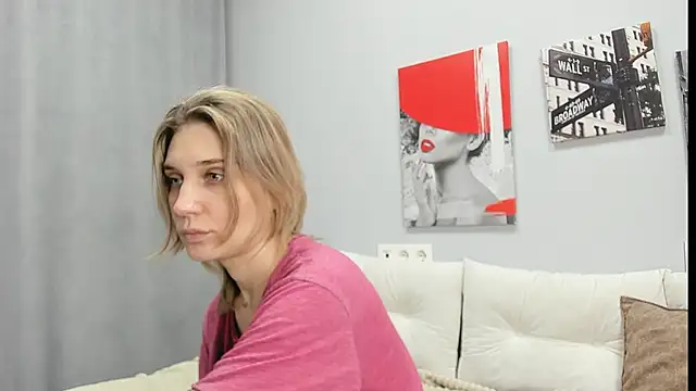 Tenderly Sophie online show from 02-08-26, 01:25