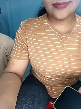 CoupleShow 432 online show from 11-23-25, 01:43