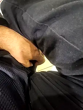 Snapshot of Djemi_7 chatting on 02-19-26, 10:23 Djemi 7 online show from 02-19-26, 10:23