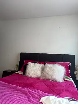 viki 11 online show from 10-27-25, 12:28