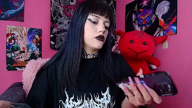 GothGaby online show from 12-18-25, 05:12