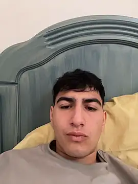 Snapshot of Gduende7 chatting on 11-11-25, 12:33 Gduende7 online show from 11-11-25, 12:33