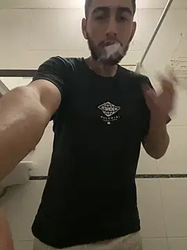 Snapshot of Gduende7 chatting on 03-06-26, 06:19 Gduende7 online show from 03-06-26, 06:19