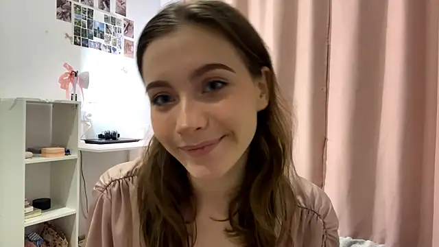 Snapshot of Kira_Sanders chatting on 10-23-25, 07:12 Kira Sanders online show from 10-23-25, 07:12