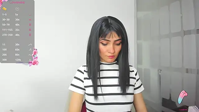 Snapshot of chloehanna chatting on 04-22-26, 11:33 chloehanna online show from 04-22-26, 11:33