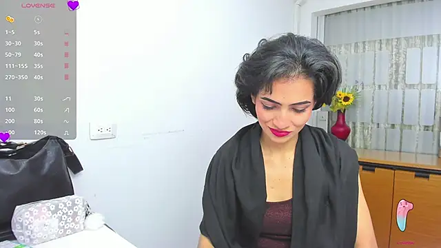 chloehanna online show from 12-17-25, 07:41