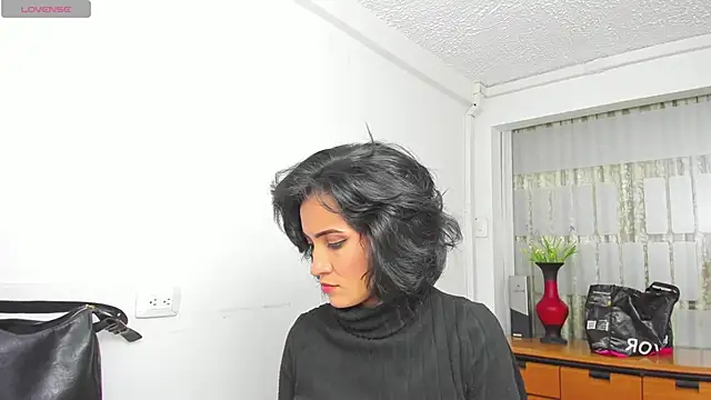 chloehanna online show from 11-12-25, 06:23